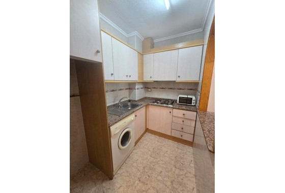 Sprzedaż - Apartament / Mieszkanie -
Torrevieja