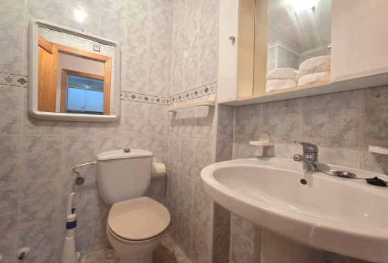 Sprzedaż - Apartament / Mieszkanie -
Torrevieja