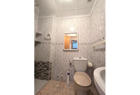 Sprzedaż - Apartament / Mieszkanie -
Torrevieja