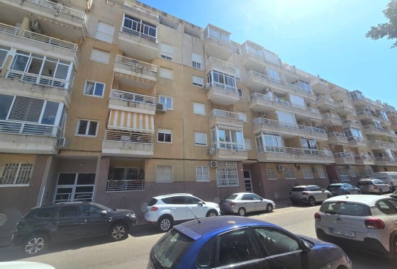 Sprzedaż - Apartament / Mieszkanie -
Torrevieja