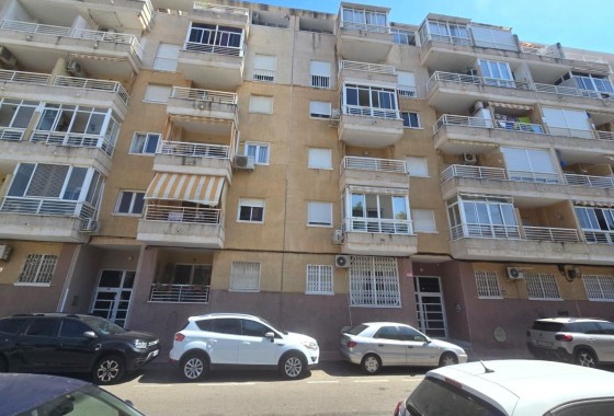 Sprzedaż - Apartament / Mieszkanie -
Torrevieja