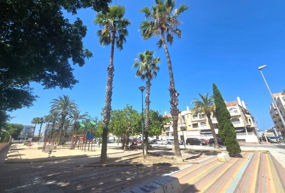 Sprzedaż - Apartament / Mieszkanie -
Torrevieja