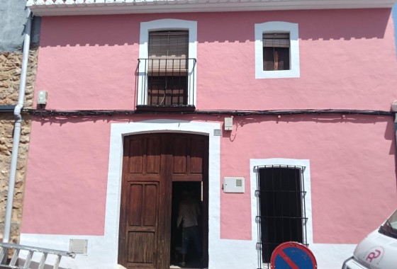 Revente - Maison de ville -
Jesus Pobre - Inland