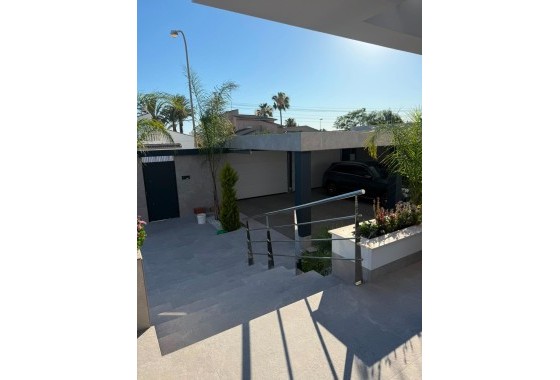 Herverkoop - Vrijstaande Villa -
Ciudad Quesada - Rojales - Centro De La Ciudad Quesada