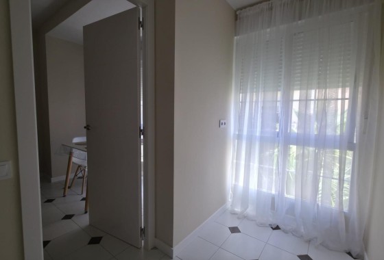Venta - Apartamento / Piso -
Torrevieja