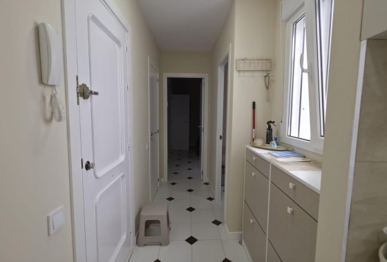 Venta - Apartamento / Piso -
Torrevieja