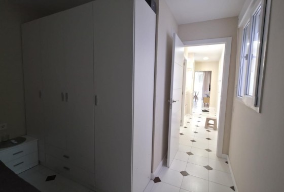 Venta - Apartamento / Piso -
Torrevieja