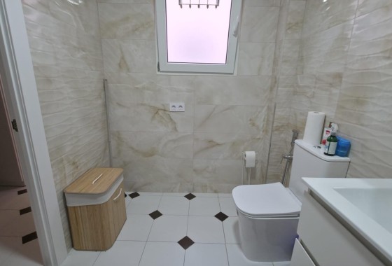 Venta - Apartamento / Piso -
Torrevieja