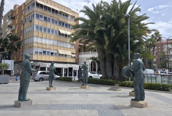 Venta - Apartamento / Piso -
Torrevieja