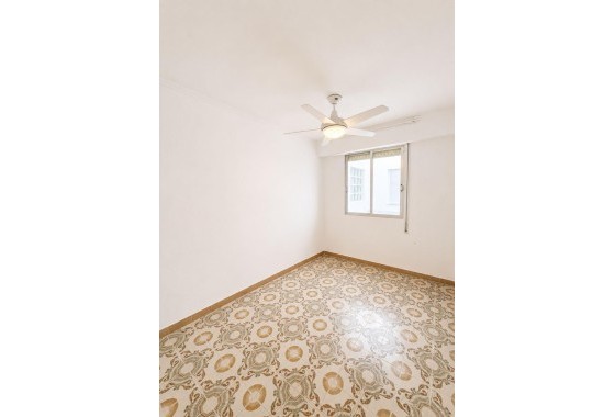 Herverkoop - Appartement / Flat -
Torrevieja - Playa del Cura