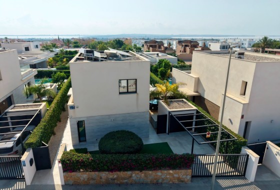 Herverkoop - Vrijstaande villa -
Los Montesinos - Los Montesinos - Urb. La Herrada