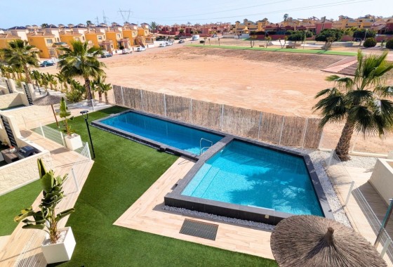 Resale - Apartment / Flat -
Lo Crispin