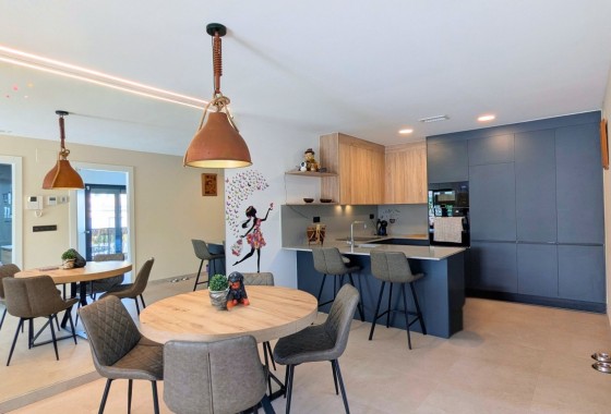 Resale - Apartment / Flat -
Lo Crispin