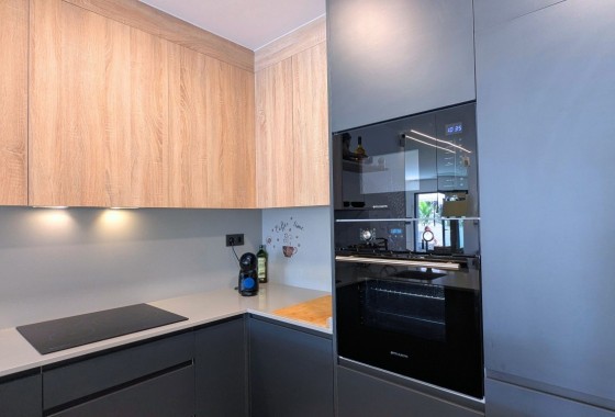 Resale - Apartment / Flat -
Lo Crispin