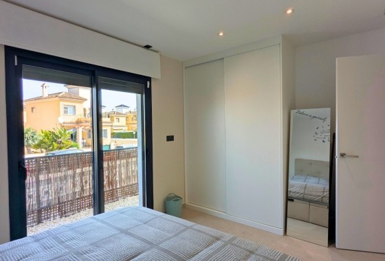 Resale - Apartment / Flat -
Lo Crispin