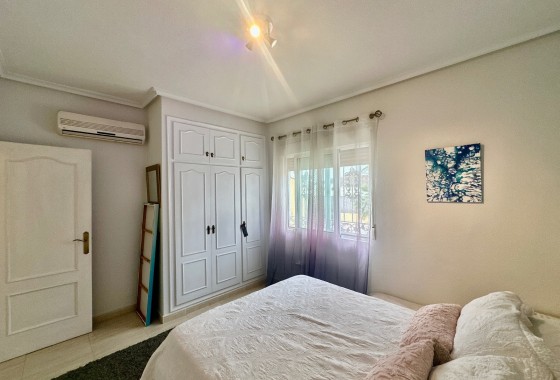Resale - Finca - Country Property -
Catral