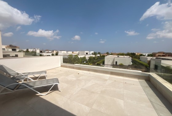 Herverkoop - Vrijstaande villa -
Los Montesinos - La Herrada
