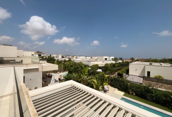 Herverkoop - Vrijstaande villa -
Los Montesinos - La Herrada