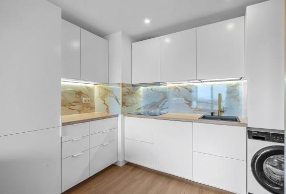 Resale - Apartment / Flat -
Torrevieja - Punta Prima