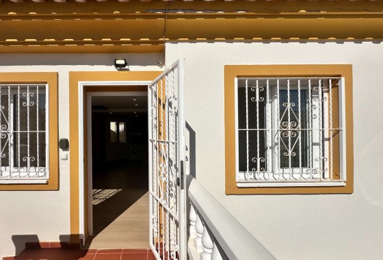 Revente - Appartement -
Orihuela Costa