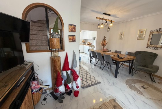 Herverkoop - Appartement / Flat -
Torrevieja - Zona Los Frutales