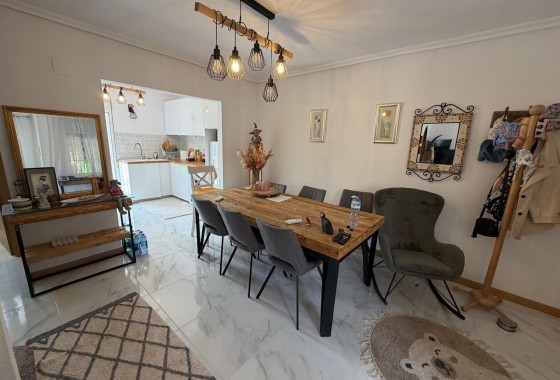 Herverkoop - Appartement / Flat -
Torrevieja - Zona Los Frutales