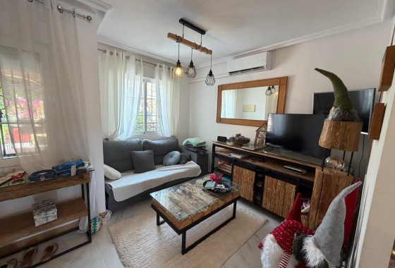 Herverkoop - Appartement / Flat -
Torrevieja - Zona Los Frutales