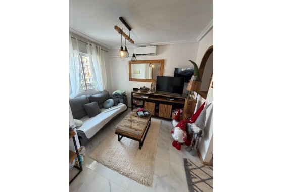 Herverkoop - Appartement / Flat -
Torrevieja - Zona Los Frutales