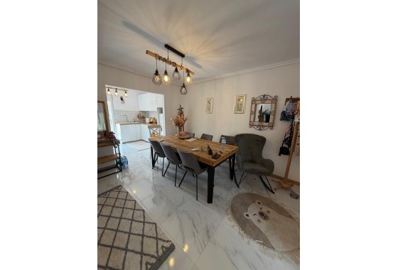 Herverkoop - Appartement / Flat -
Torrevieja - Zona Los Frutales