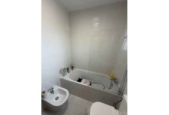 Herverkoop - Appartement / Flat -
Torrevieja - Zona Los Frutales