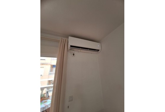 Wiederverkauf - Wohnung / Apartment -
Torrevieja - Playa del Cura