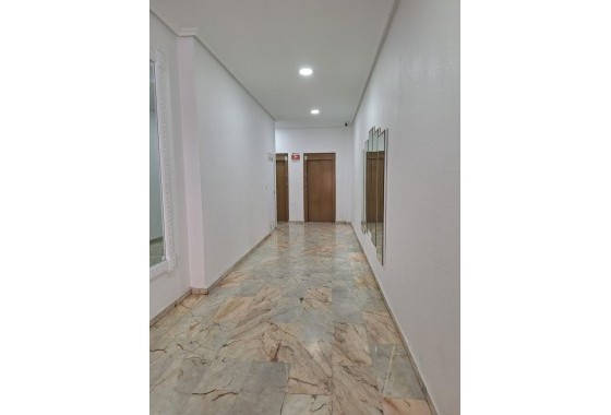 Wiederverkauf - Wohnung / Apartment -
Torrevieja - Playa del Cura
