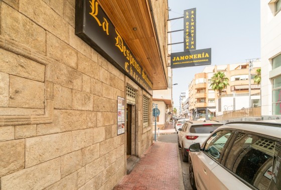Resale - Commercial -
Torrevieja - Paseo maritimo