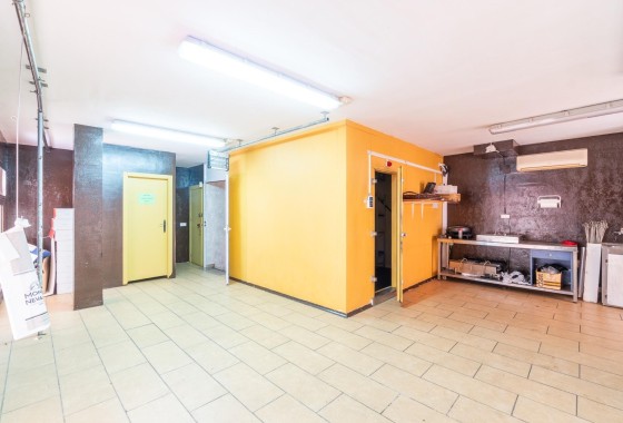 Resale - Commercial -
Torrevieja - Paseo maritimo
