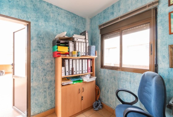 Resale - Commercial -
Torrevieja - Paseo maritimo