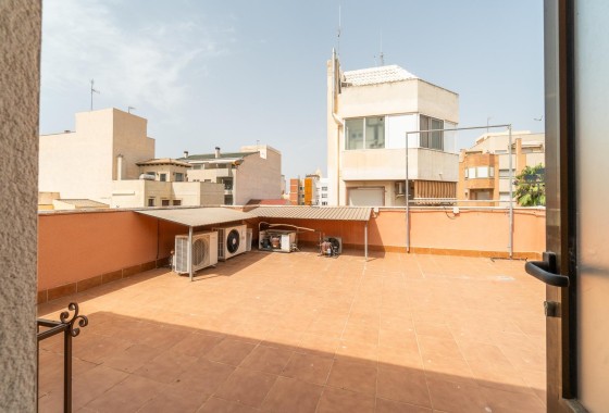 Resale - Commercial -
Torrevieja - Paseo maritimo