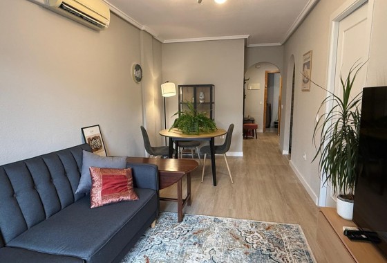 Sprzedaż - Apartament / Mieszkanie -
Torrevieja - Playa del Cura