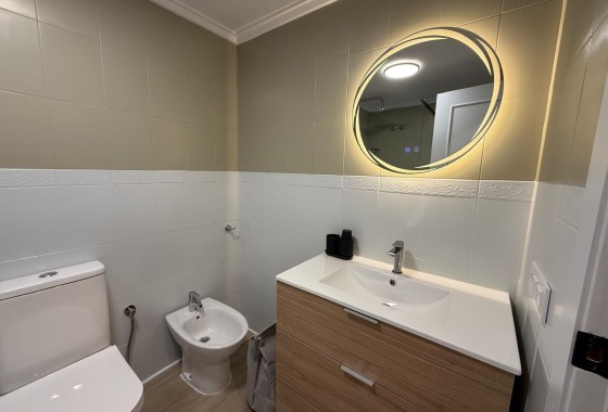 Sprzedaż - Apartament / Mieszkanie -
Torrevieja - Playa del Cura