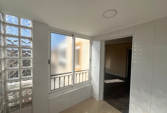 Resale - Apartment / Flat -
Playa Flamenca - Res. San Antonio