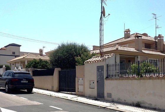 Herverkoop - Vrijstaande Villa -
Torrevieja - Aguas Nuevas