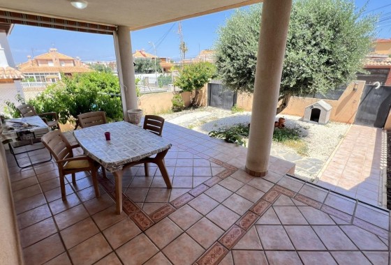 Herverkoop - Vrijstaande Villa -
Torrevieja - Aguas Nuevas