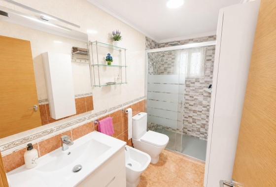 Sprzedaż - Apartament / Mieszkanie -
Torrevieja