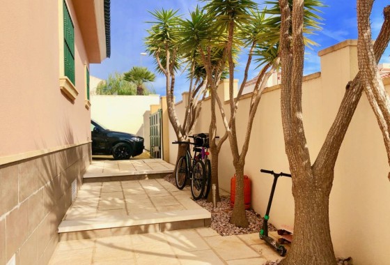 Venta - Chalet Independiente -
Ciudad Quesada - Rojales - La Fiesta
