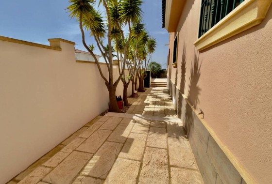 Venta - Chalet Independiente -
Ciudad Quesada - Rojales - La Fiesta