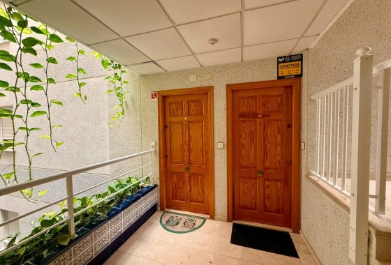 Wiederverkauf - Wohnung / Apartment -
Torrevieja - Playa del Cura