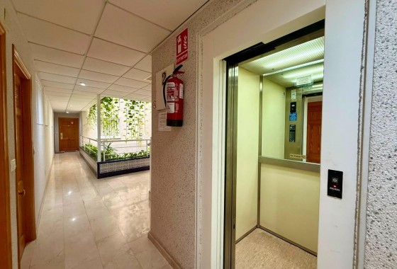 Wiederverkauf - Wohnung / Apartment -
Torrevieja - Playa del Cura
