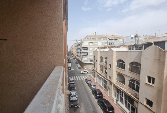 Sprzedaż - Apartament / Mieszkanie -
Torrevieja