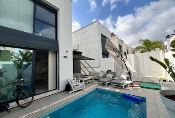 Wiederverkauf - Freistehende Villa -
Orihuela Costa - Villamartín-Las Filipinas
