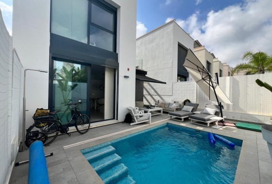 Wiederverkauf - Freistehende Villa -
Orihuela Costa - Villamartín-Las Filipinas