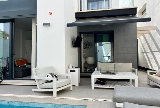 Wiederverkauf - Freistehende Villa -
Orihuela Costa - Villamartín-Las Filipinas
